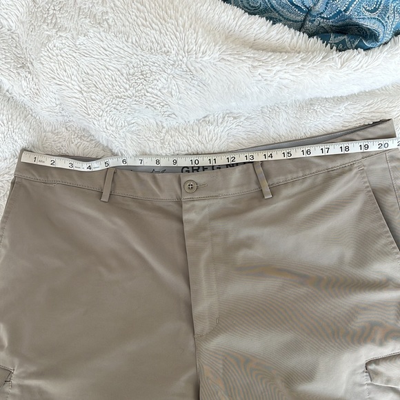 Greg Norman Men’s Cargo Shorts - Picture 8 of 9